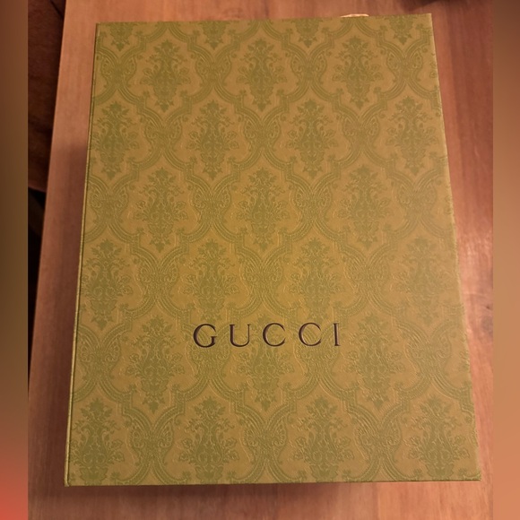 Gucci magnetic flap close box  14.3”x11”x7” - Picture 2 of 2